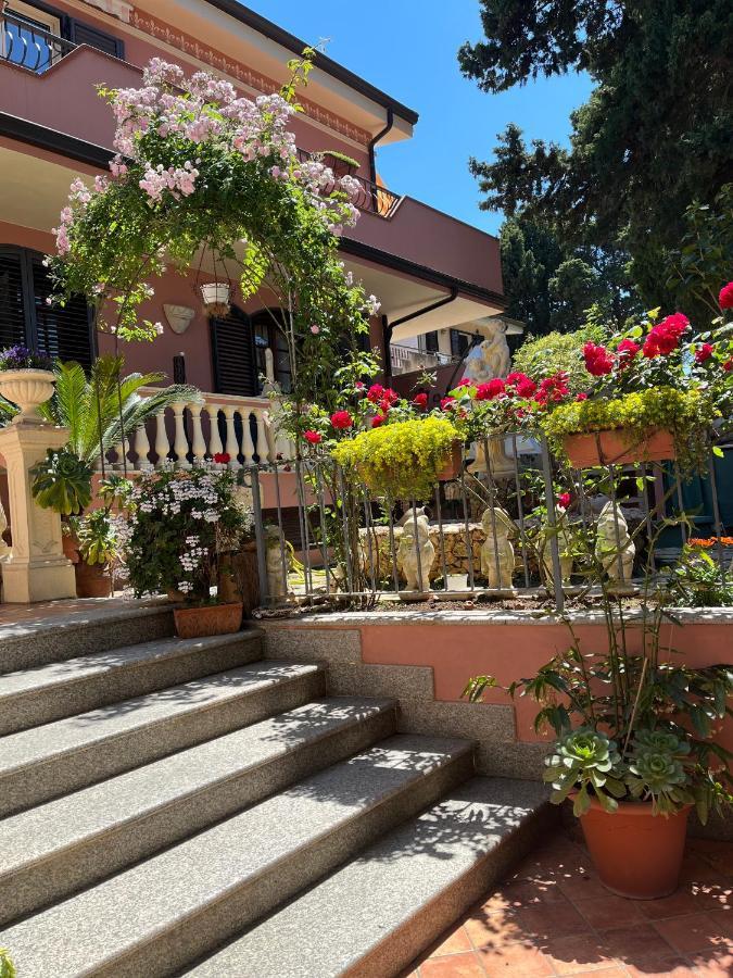 סנטה דומניקה B&B Villa Regina מראה חיצוני תמונה