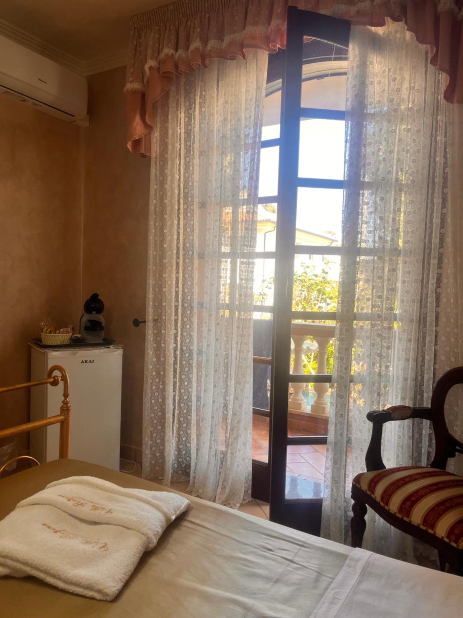 סנטה דומניקה B&B Villa Regina מראה חיצוני תמונה
